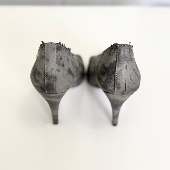 Gray Peep Toe High Heels Pumps by Lui Chung, Size 6.5 - Picture 3 of 6